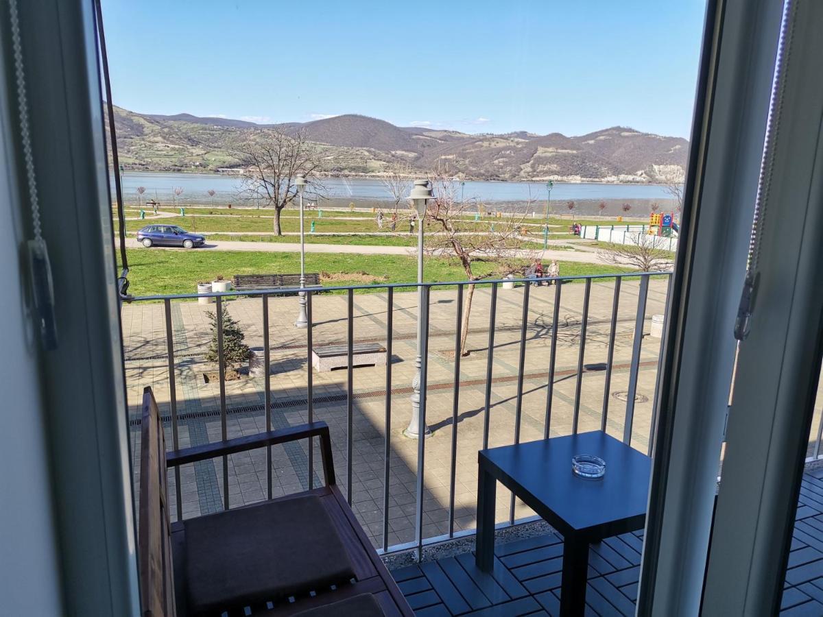 Apartman Terassa Доні-Мілановац Екстер'єр фото